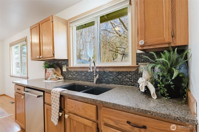 585 Poplar Place, Burlington, WA 98233