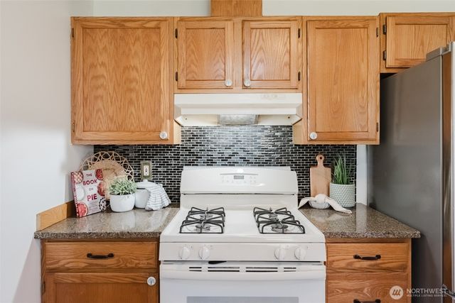 585 Poplar Place, Burlington, WA 98233