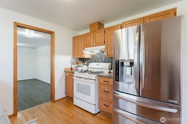 585 Poplar Place, Burlington, WA 98233