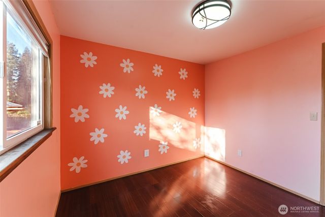 585 Poplar Place, Burlington, WA 98233