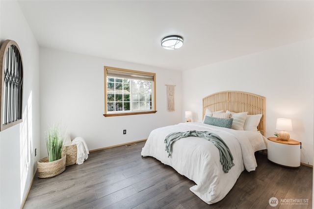 585 Poplar Place, Burlington, WA 98233