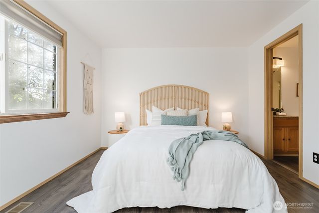 585 Poplar Place, Burlington, WA 98233