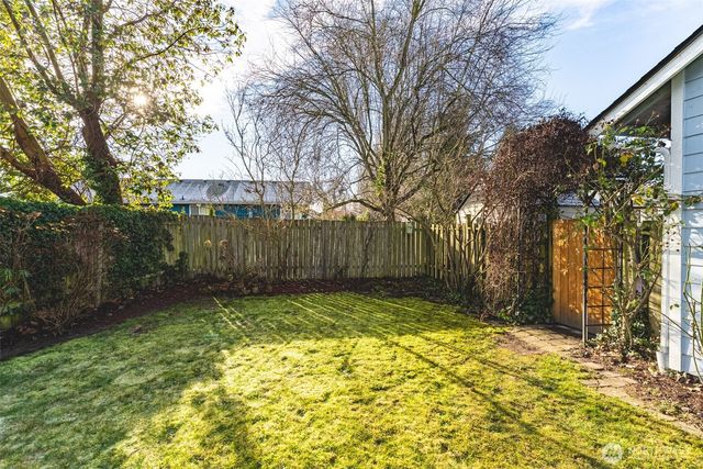 585 Poplar Place, Burlington, WA 98233