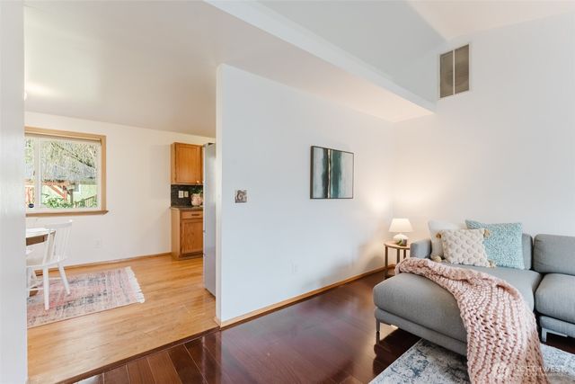 585 Poplar Place, Burlington, WA 98233