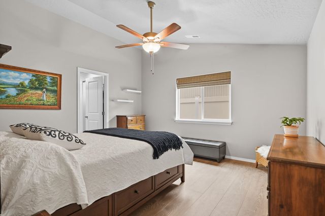 1711 E Mead Ln, Spokane, WA 99218