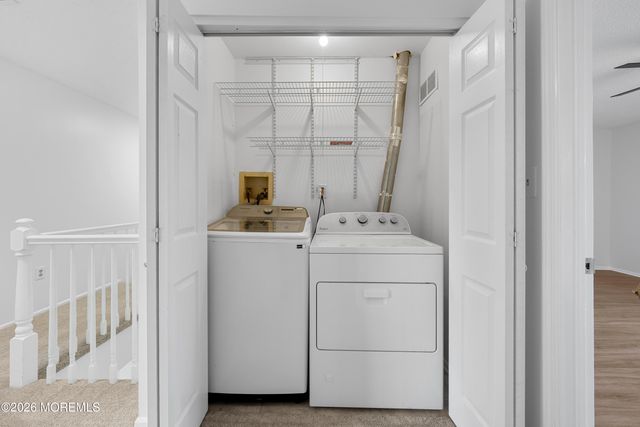 7 Farragut Square, Howell, NJ 07728