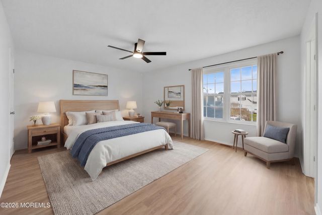 7 Farragut Square, Howell, NJ 07728