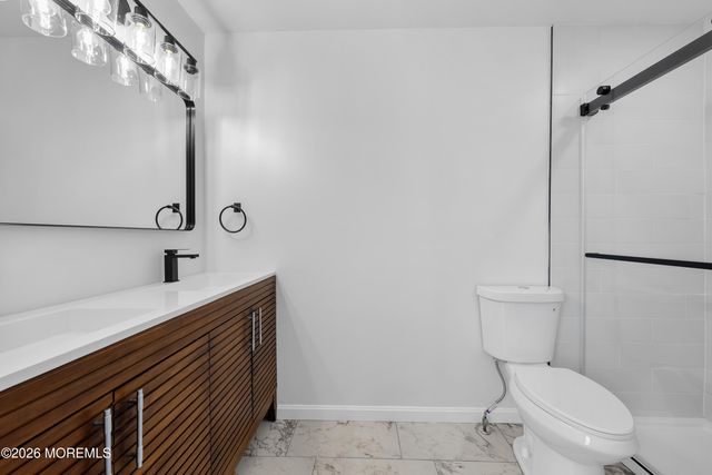 7 Farragut Square, Howell, NJ 07728