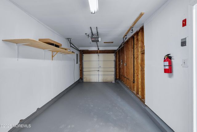 7 Farragut Square, Howell, NJ 07728