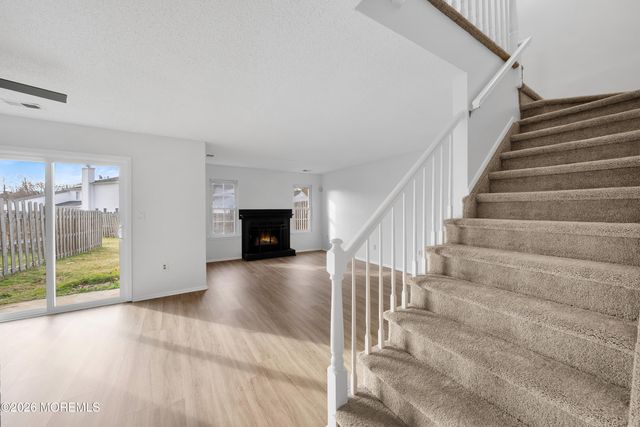 7 Farragut Square, Howell, NJ 07728