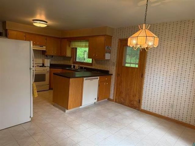 121 W Buffalo Street, Duluth, MN 55811