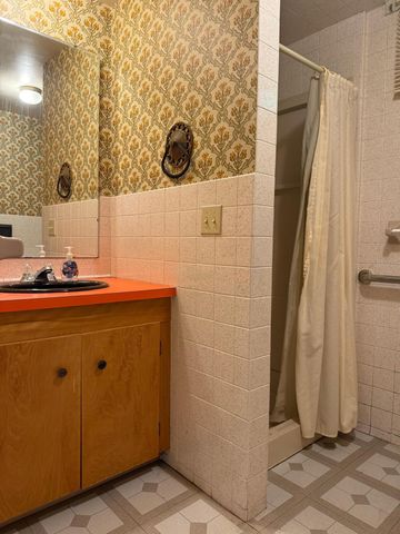 121 W Buffalo Street, Duluth, MN 55811