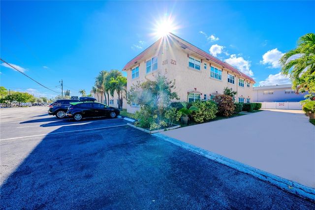 221 SE 9th Ave 202, Pompano Beach, FL 33060
