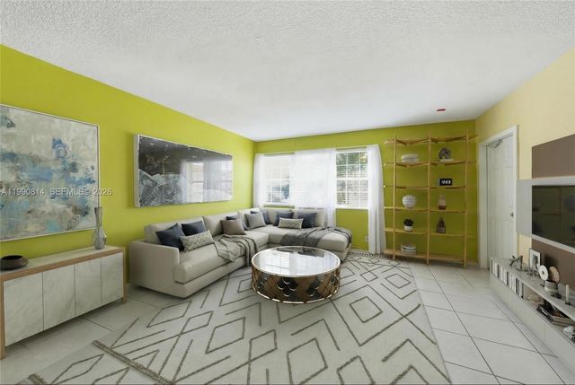 221 SE 9th Ave 202, Pompano Beach, FL 33060