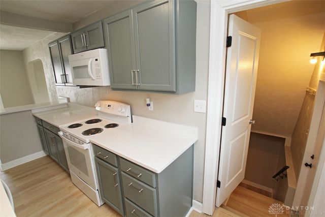 19 Firwood Drive, Dayton, OH 45419