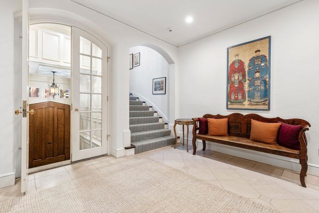 32 Lime St, Boston, MA 02108