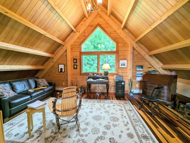 187 East Hill Road, Woodbury, VT 05681