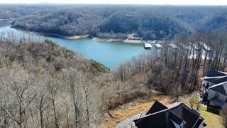 2 Sunrise Pt, Sparta, TN 38583