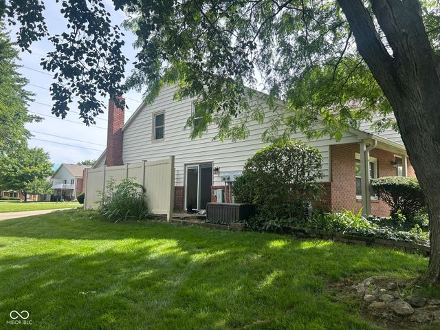 9118 Cinnebar Drive, Indianapolis, IN 46268