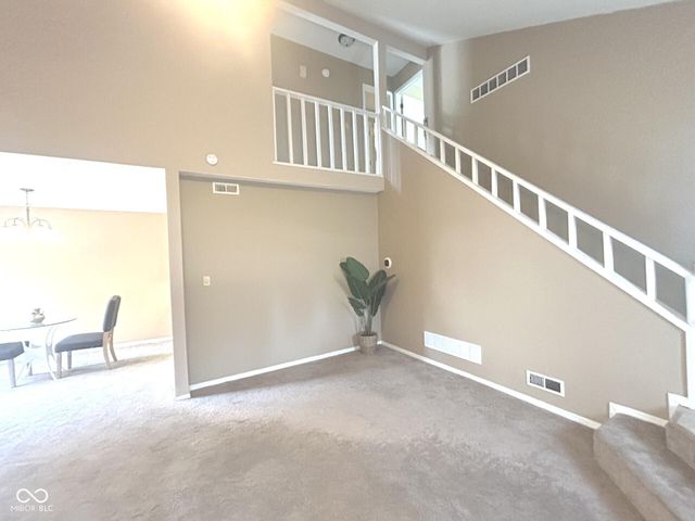 9118 Cinnebar Drive, Indianapolis, IN 46268
