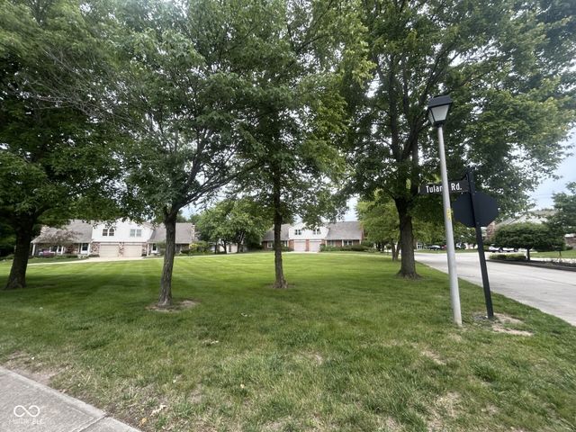 9118 Cinnebar Drive, Indianapolis, IN 46268
