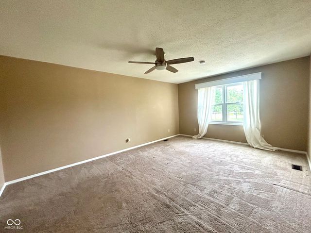 9118 Cinnebar Drive, Indianapolis, IN 46268