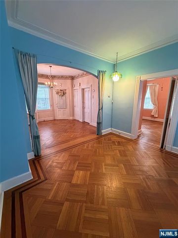 239 Washington Place, Hasbrouck Heights, NJ 07604