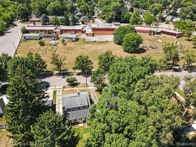1115 E Vernon Drive, Flint, MI 48503