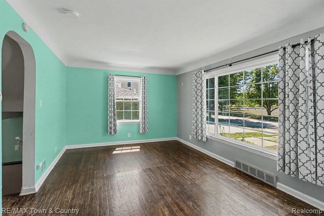 1115 E Vernon Drive, Flint, MI 48503