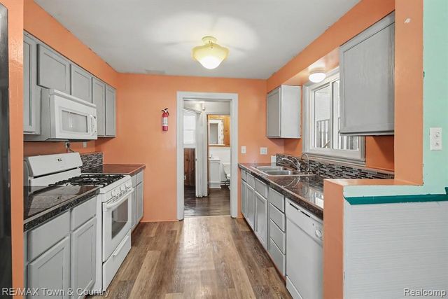 1115 E Vernon Drive, Flint, MI 48503