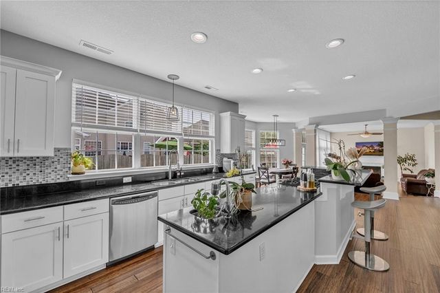 2404 Caitlan Loch LN, Virginia Beach, VA 23456