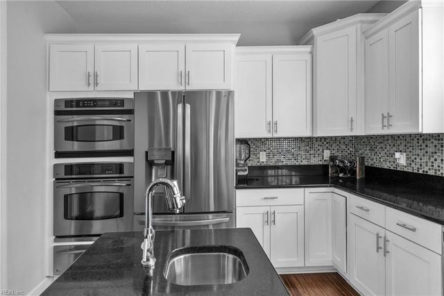2404 Caitlan Loch LN, Virginia Beach, VA 23456