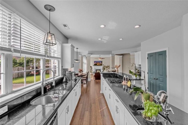 2404 Caitlan Loch LN, Virginia Beach, VA 23456