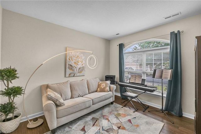 2404 Caitlan Loch LN, Virginia Beach, VA 23456
