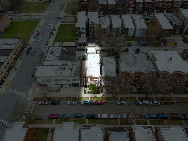 6111 S Eberhart Avenue, Chicago, IL 60637
