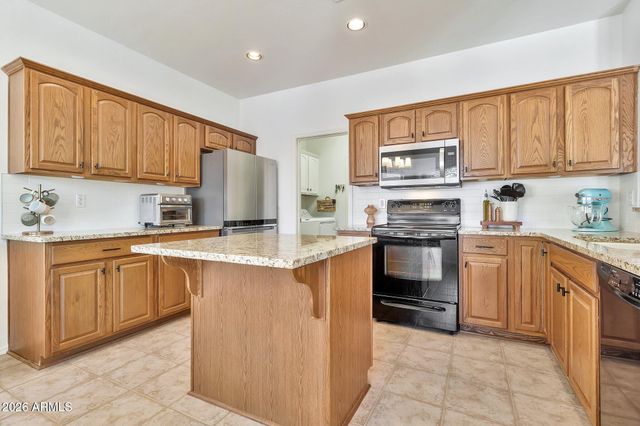 1231 E CANYON Trail, San Tan Valley, AZ 85143