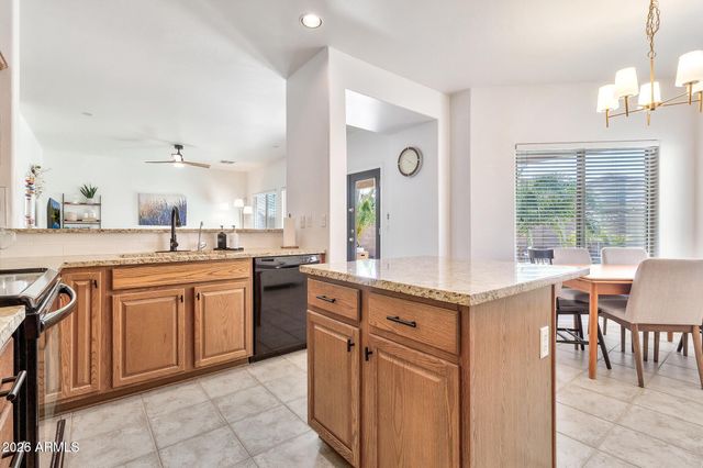 1231 E CANYON Trail, San Tan Valley, AZ 85143