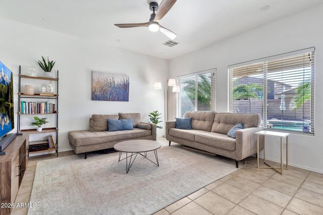 1231 E CANYON Trail, San Tan Valley, AZ 85143