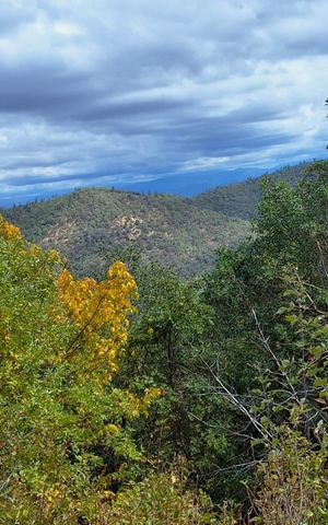 Galls Cr Road 301, Central Point, OR 97502