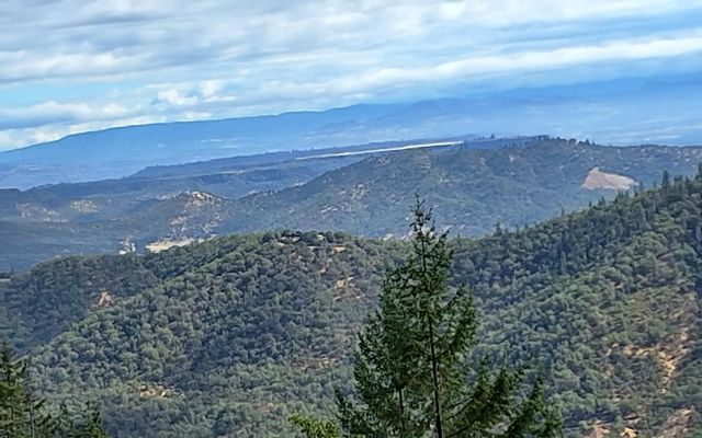 Galls Cr Road 301, Central Point, OR 97502