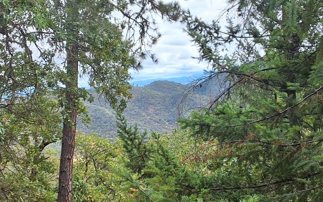 Galls Cr Road 301, Central Point, OR 97502