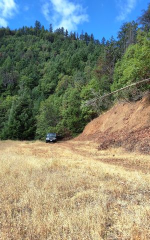Galls Cr Road 301, Central Point, OR 97502