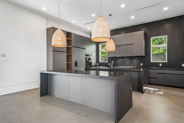 7218 Schiller Street, Houston, TX 77055