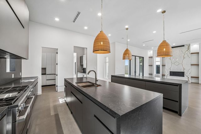 7218 Schiller Street, Houston, TX 77055