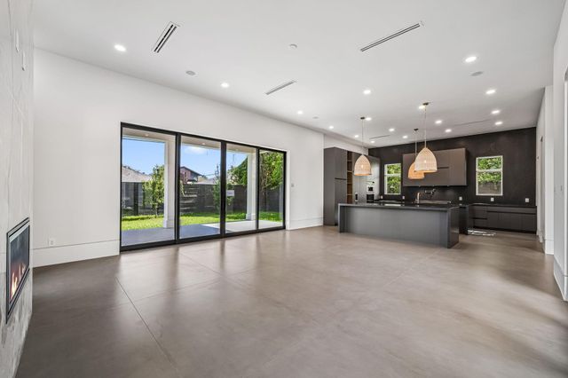 7218 Schiller Street, Houston, TX 77055