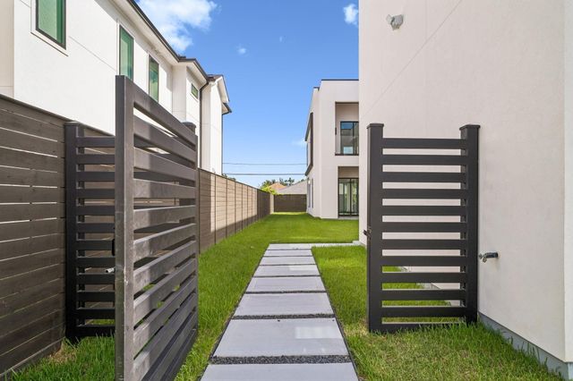 7218 Schiller Street, Houston, TX 77055
