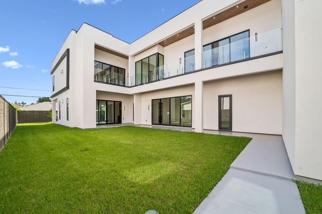 7218 Schiller Street, Houston, TX 77055