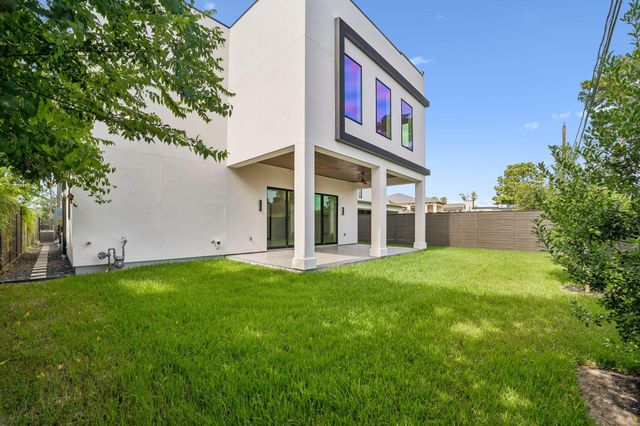 7218 Schiller Street, Houston, TX 77055