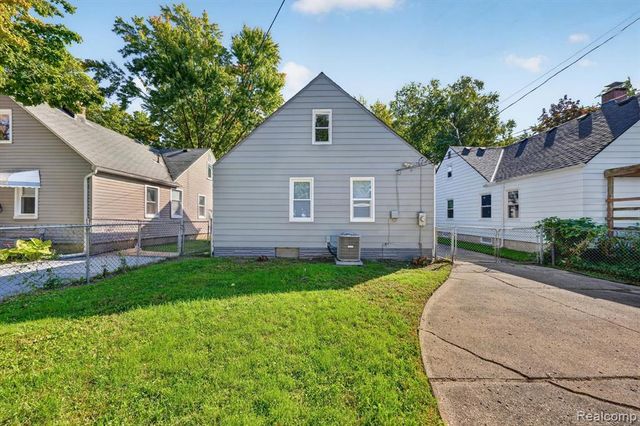9943 Tecumseh, Redford, MI 48239