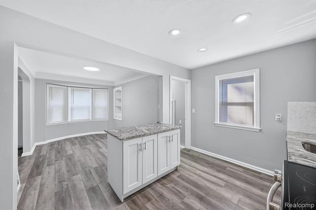 9943 Tecumseh, Redford, MI 48239